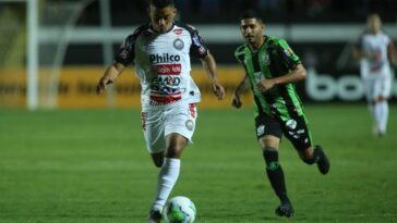 lance de Tomás Bastos na partida entre Operário e América Mineiro pela Copa do Brasil 2020
