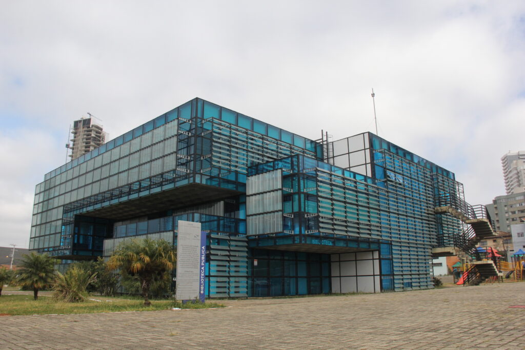 Foto da biblioteca pública municipal de Ponta Grossa