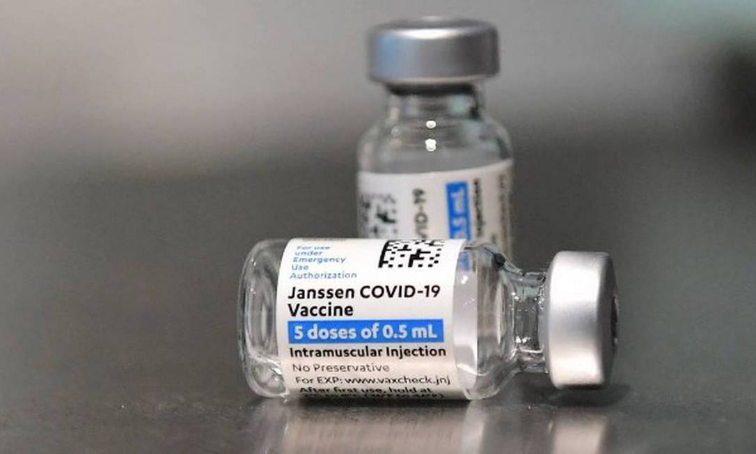 Frasco da vacina da Janssen contra a covid-19