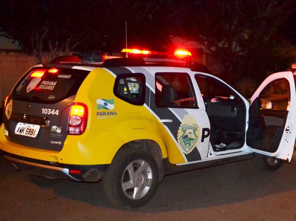 Viatura da Polícia Militar do Paraná a noite