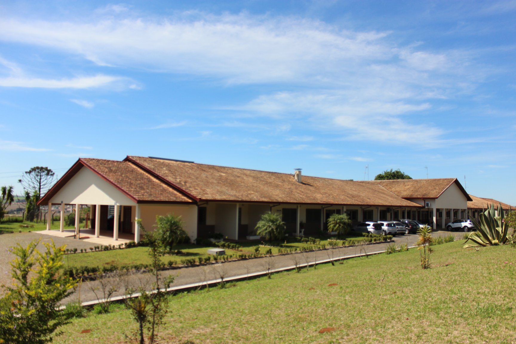 Foto da fachada da instituição Longevus Hospedagens, asilo de Ponta Grossa