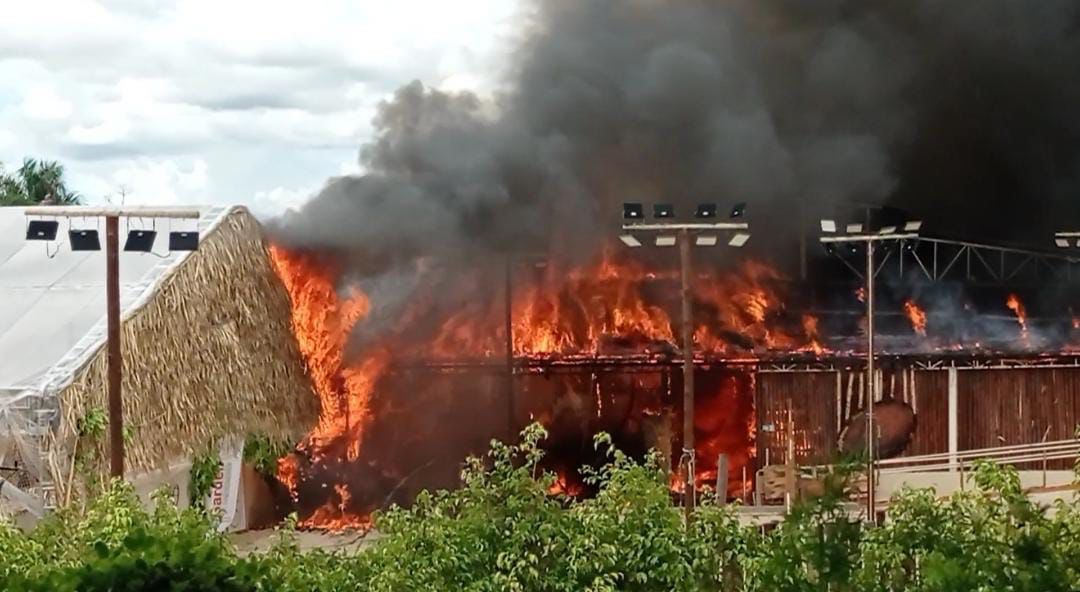 Incêndio atinge complexo de entretenimento em Brasília