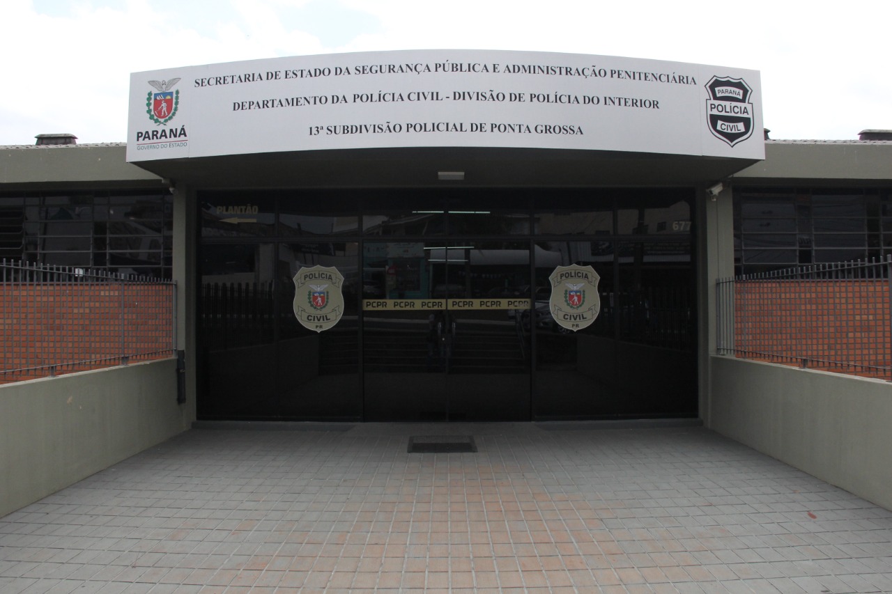 Foto da fachada da 13ª Subdivisão Policial, delegacia de Polícia Civil de Ponta Grossa