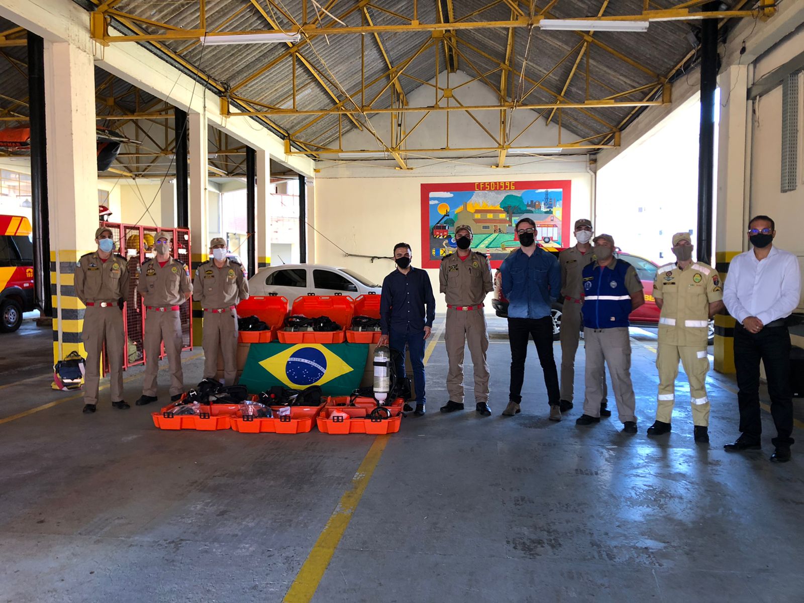 Deputado federal Aliel Machado, no Corpo de Bombeiros de Ponta Grossa