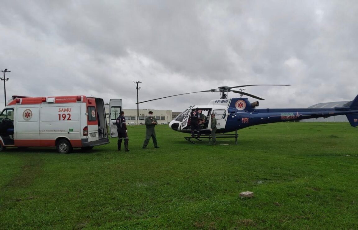 Foto de helicóptero do SAMU em Ponta Grossa