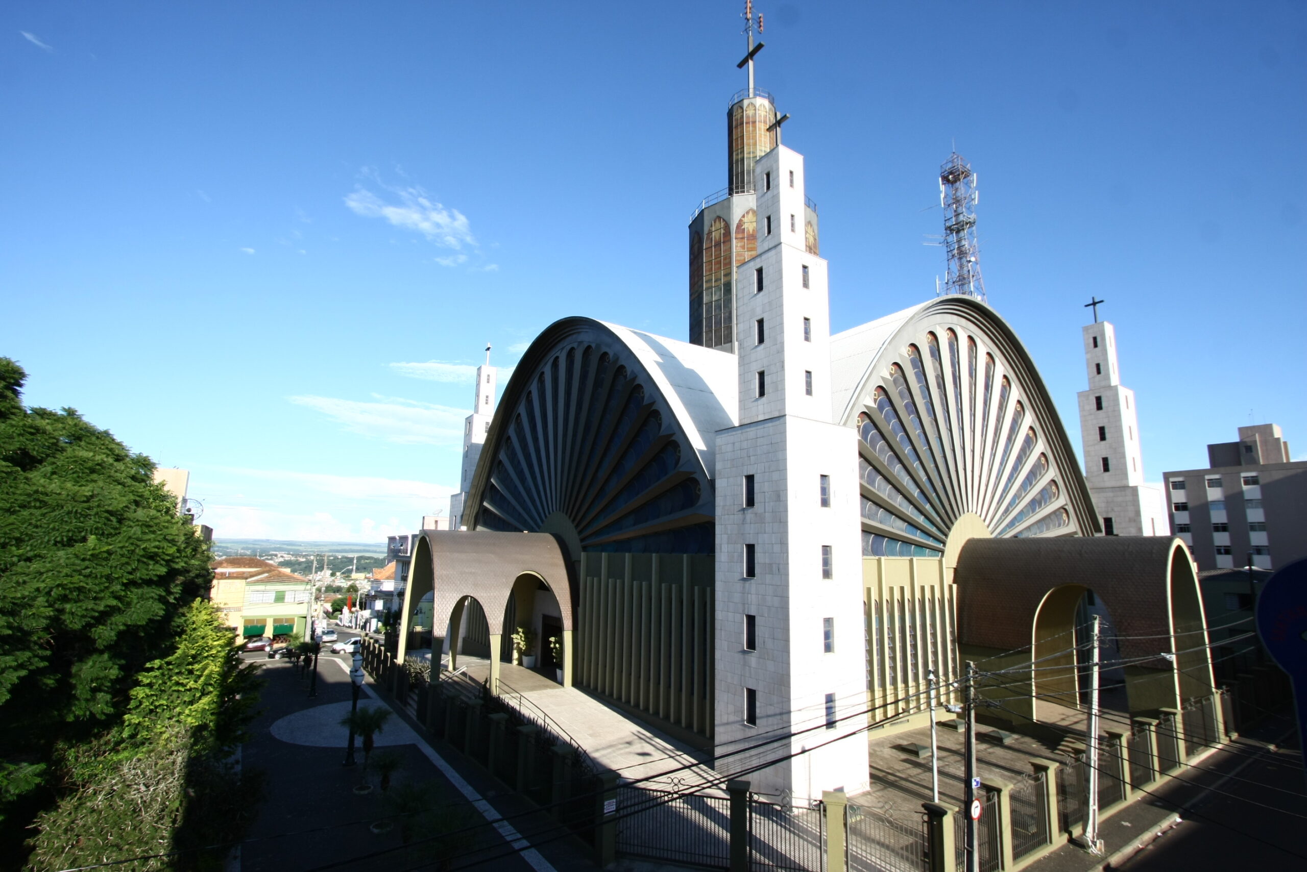 Foto da Catedral Sant'Ana, em Ponta Grossa