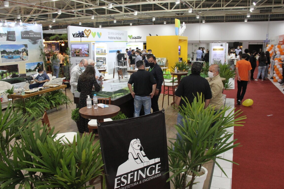 Foto do estanda da Esfinge na 17ª Expoimóveis, promovida em 2021 em Ponta Grossa