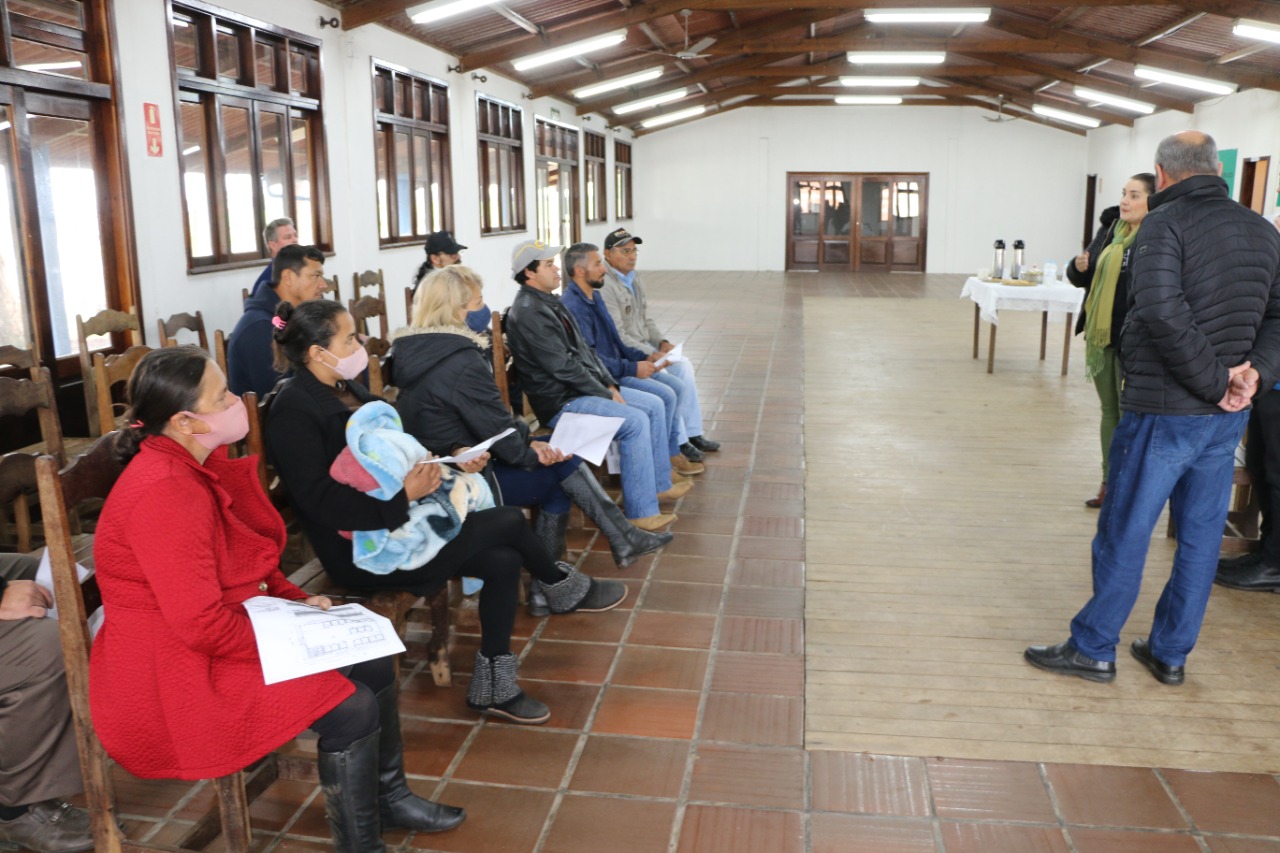 Reunião sobre o mercado municipal de castro