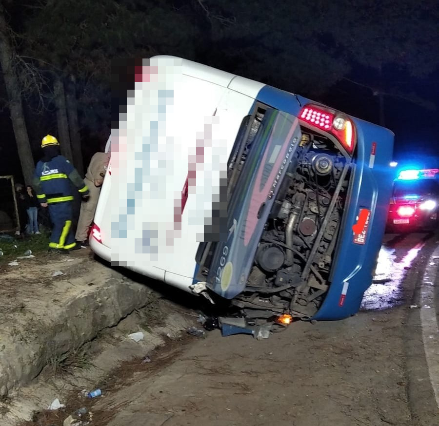 Acidente com ônibus BR-277