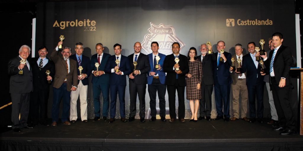 Foto dos premiados no Troféu Agroleite