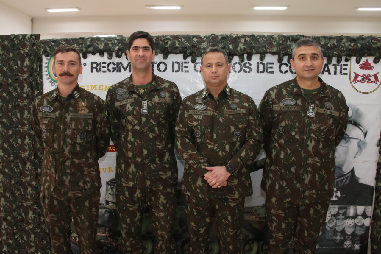 Exército Brasileiro - Durante as instruções no campo, todo soldado