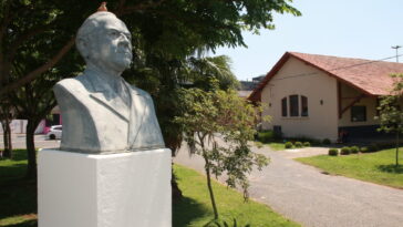 Busto de Manoel Ribas, no Parque Ambiental de Ponta Grossa, que leva seu nome