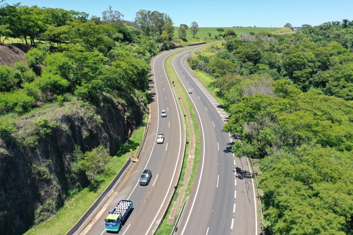 Projeto de lei quer tornar obrigatório acostamento nas rodovias do PR