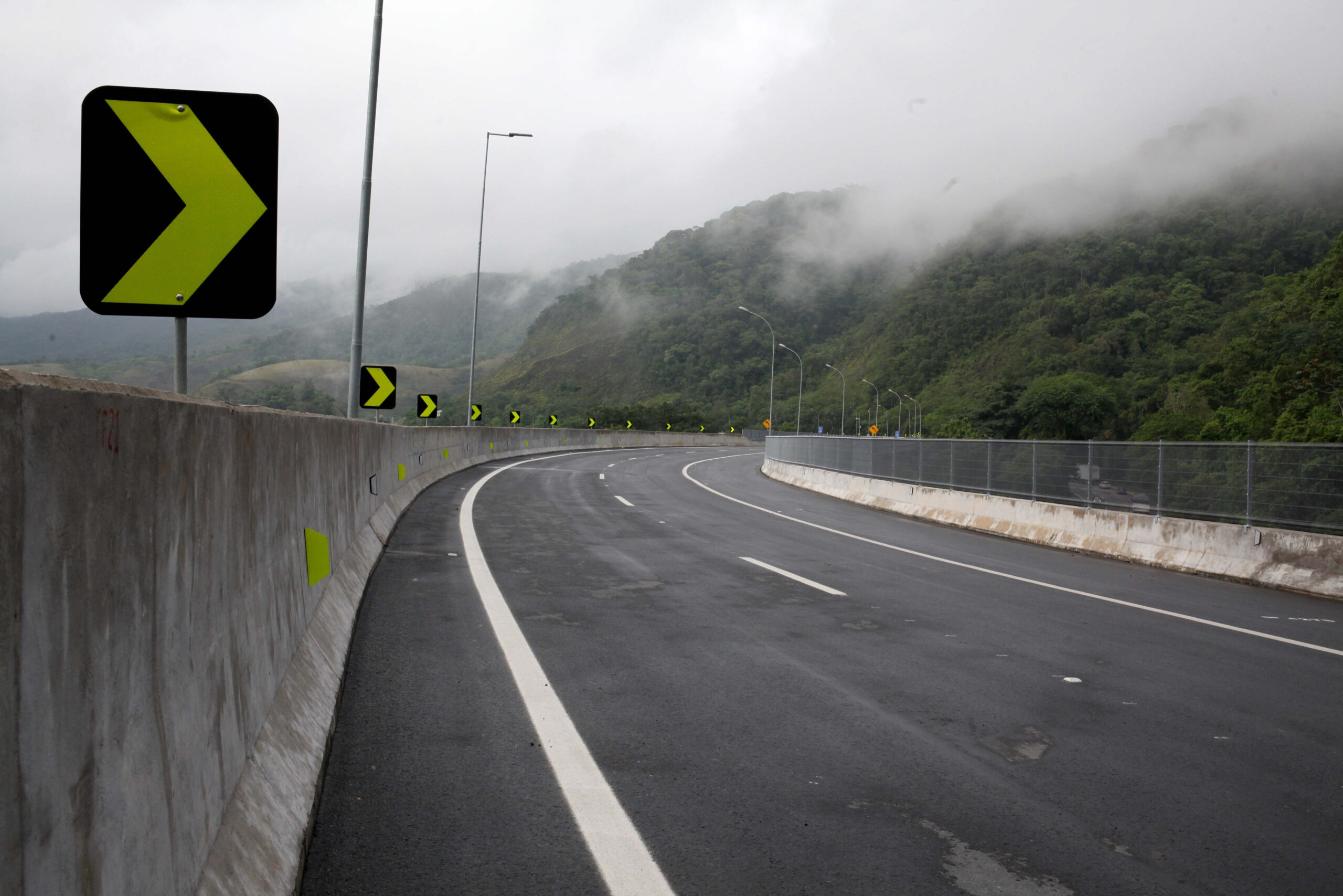 Moreira Franco inaugura segunda pista da Serra do Cafezal