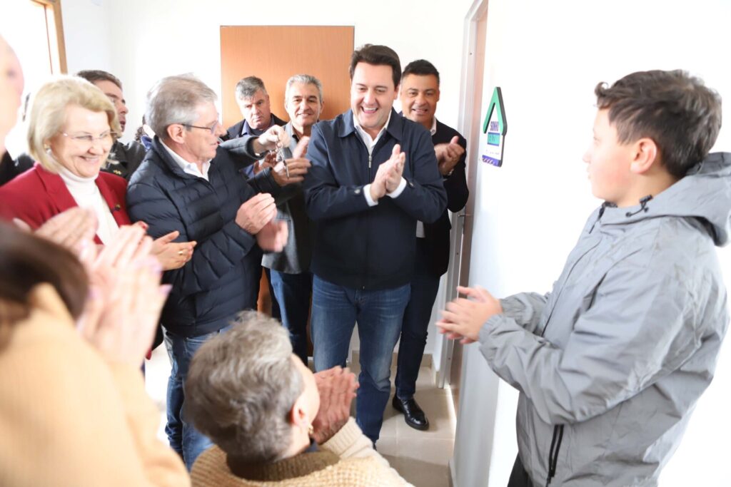 Entrega do Condomínio do Idoso, em Ponta Grossa