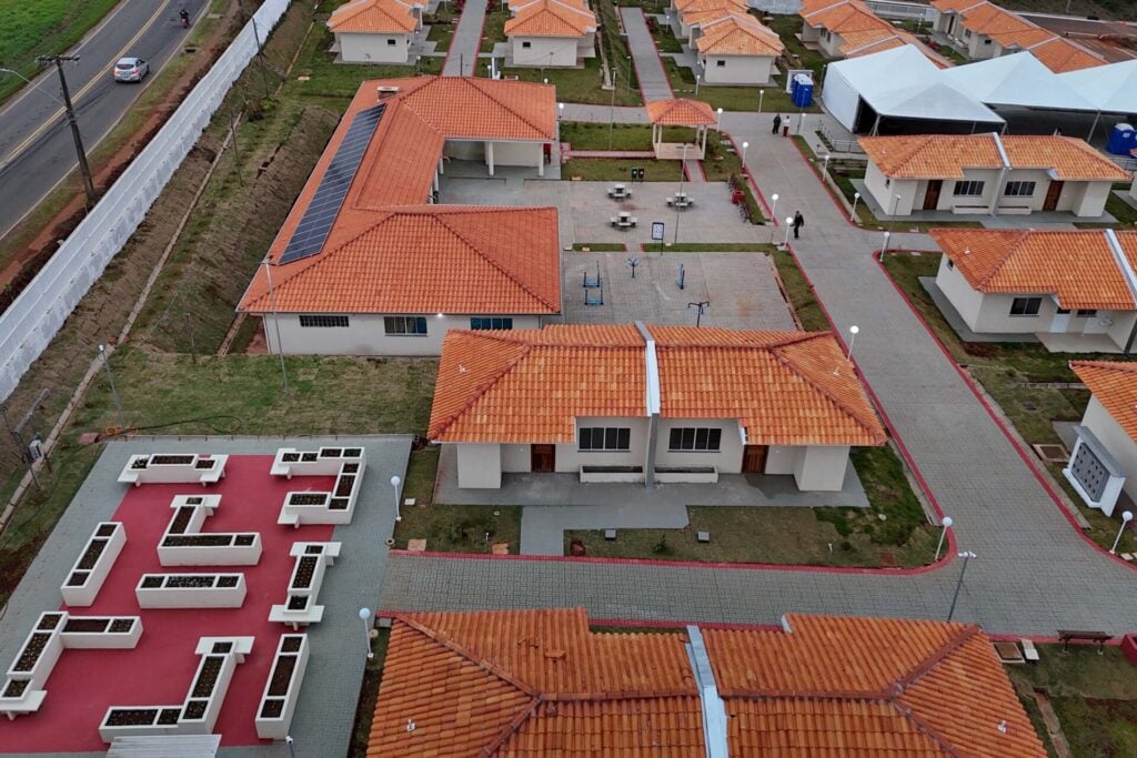 Entrega do Condomínio do Idoso, em Ponta Grossa
