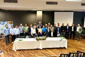 Prefeitos dos municípios componentes da AMCG
