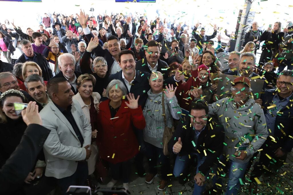 Entrega do Condomínio do Idoso, em Ponta Grossa