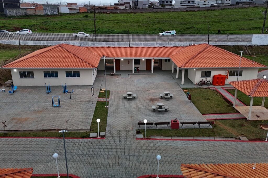 Entrega do Condomínio do Idoso, em Ponta Grossa