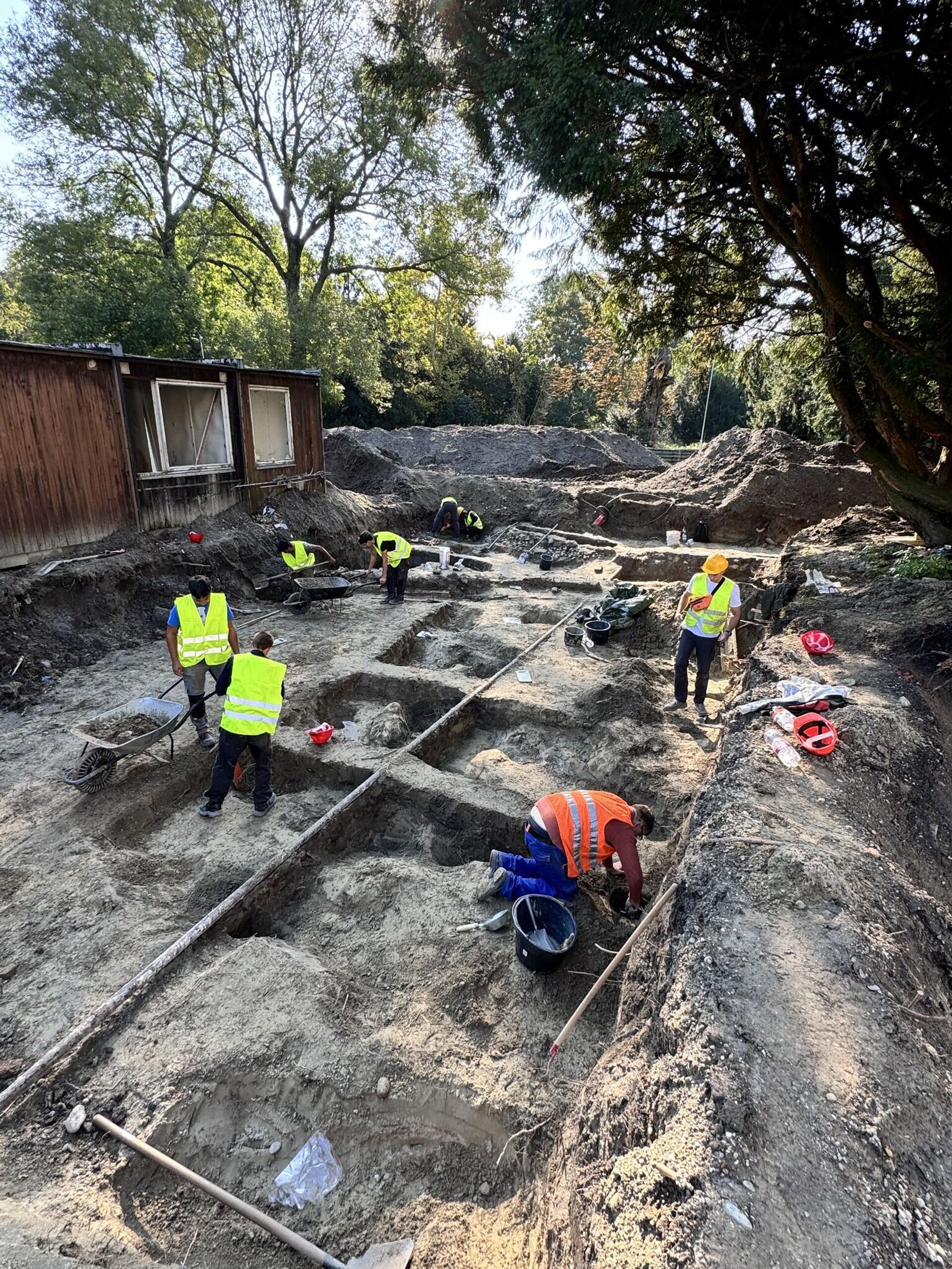 Primeiro aqueduto romano na Eslováquia descoberto sob a Mansão Rusovce Primeiro aqueduto romano na Eslováquia descoberto sob a Mansão Rusovce - Sputnik Brasil, 1920, 25.03.2025