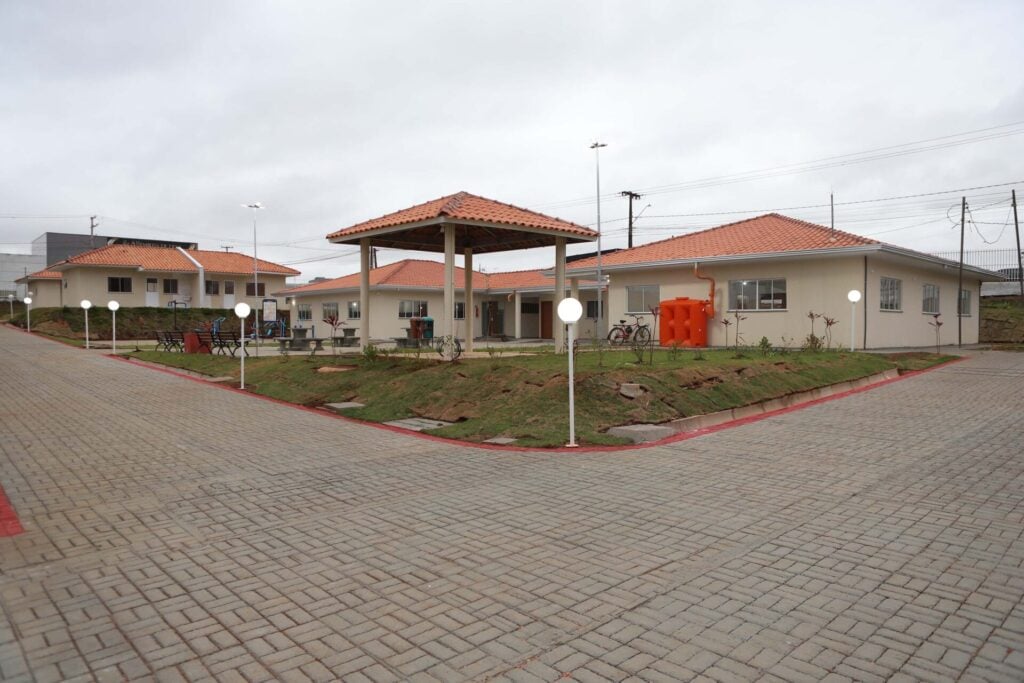 Entrega do Condomínio do Idoso, em Ponta Grossa