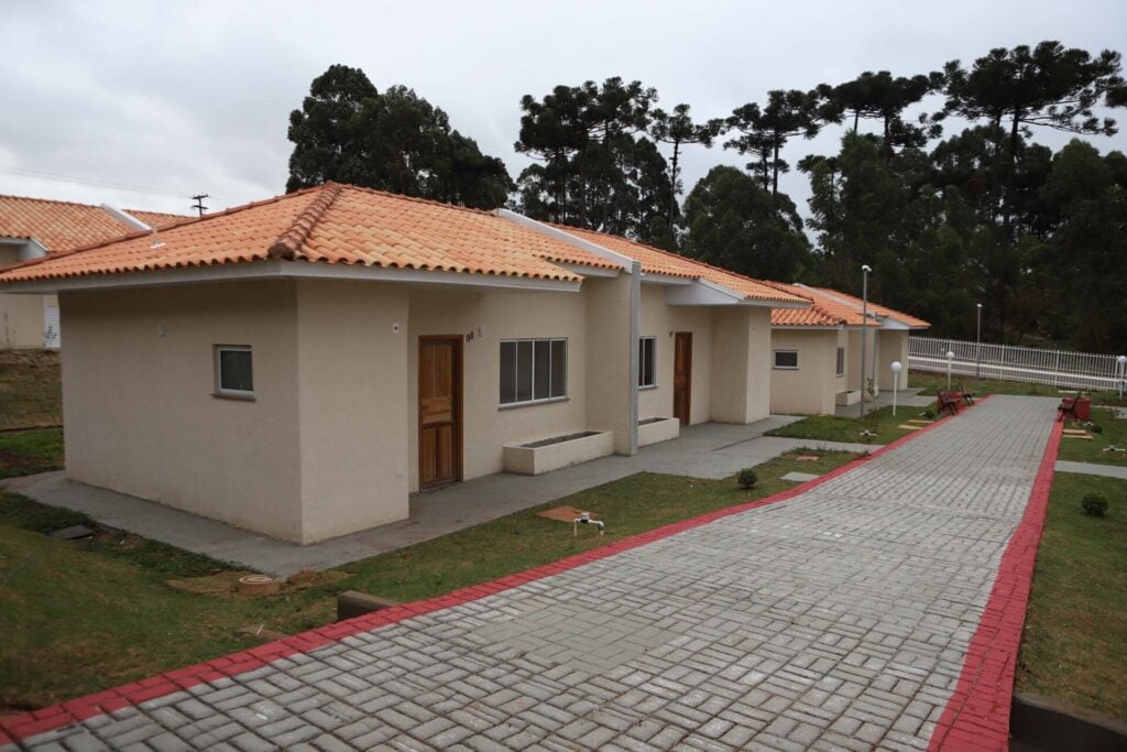 Entrega do Condomínio do Idoso, em Ponta Grossa