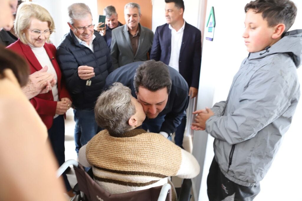Entrega do Condomínio do Idoso, em Ponta Grossa