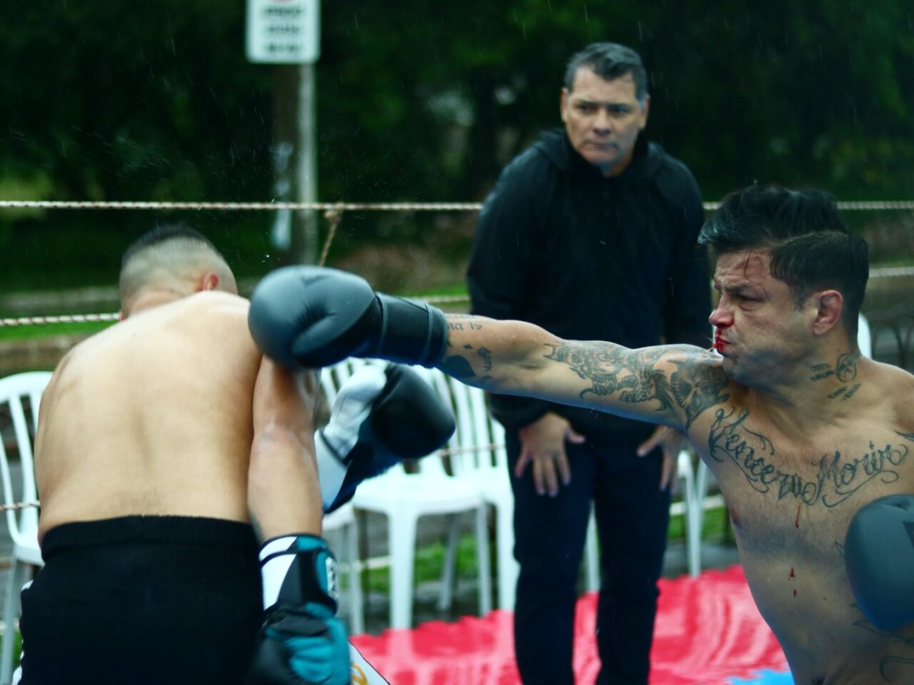 Boxe ao céu aberto em PG.