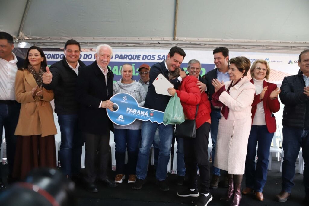 Entrega do Condomínio do Idoso, em Ponta Grossa