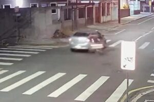 Acidente moto e carro