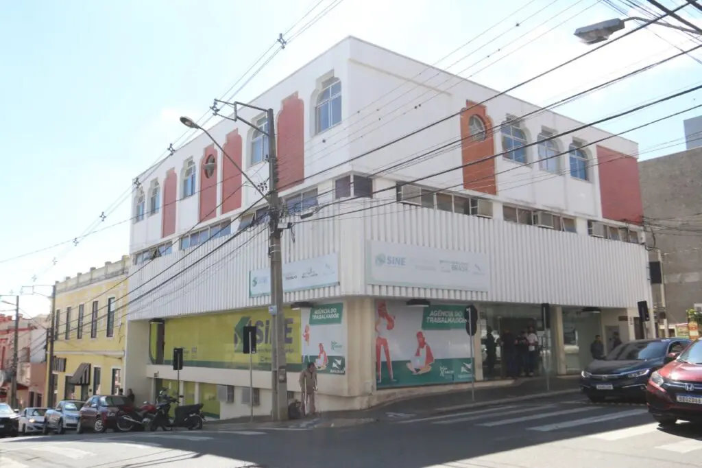 Fachada da Agência do Trabalhador