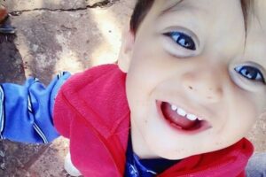 Menino Alexander de 3 anos de idade