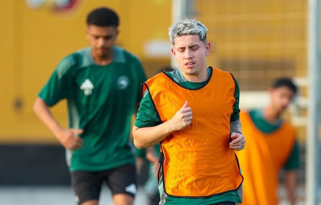 Jogador Alison Matheus, do Sharjah-EAU, em treinamento