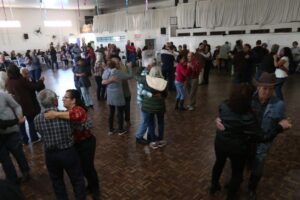 Baile junino do cecon ocorre na quarta (25)