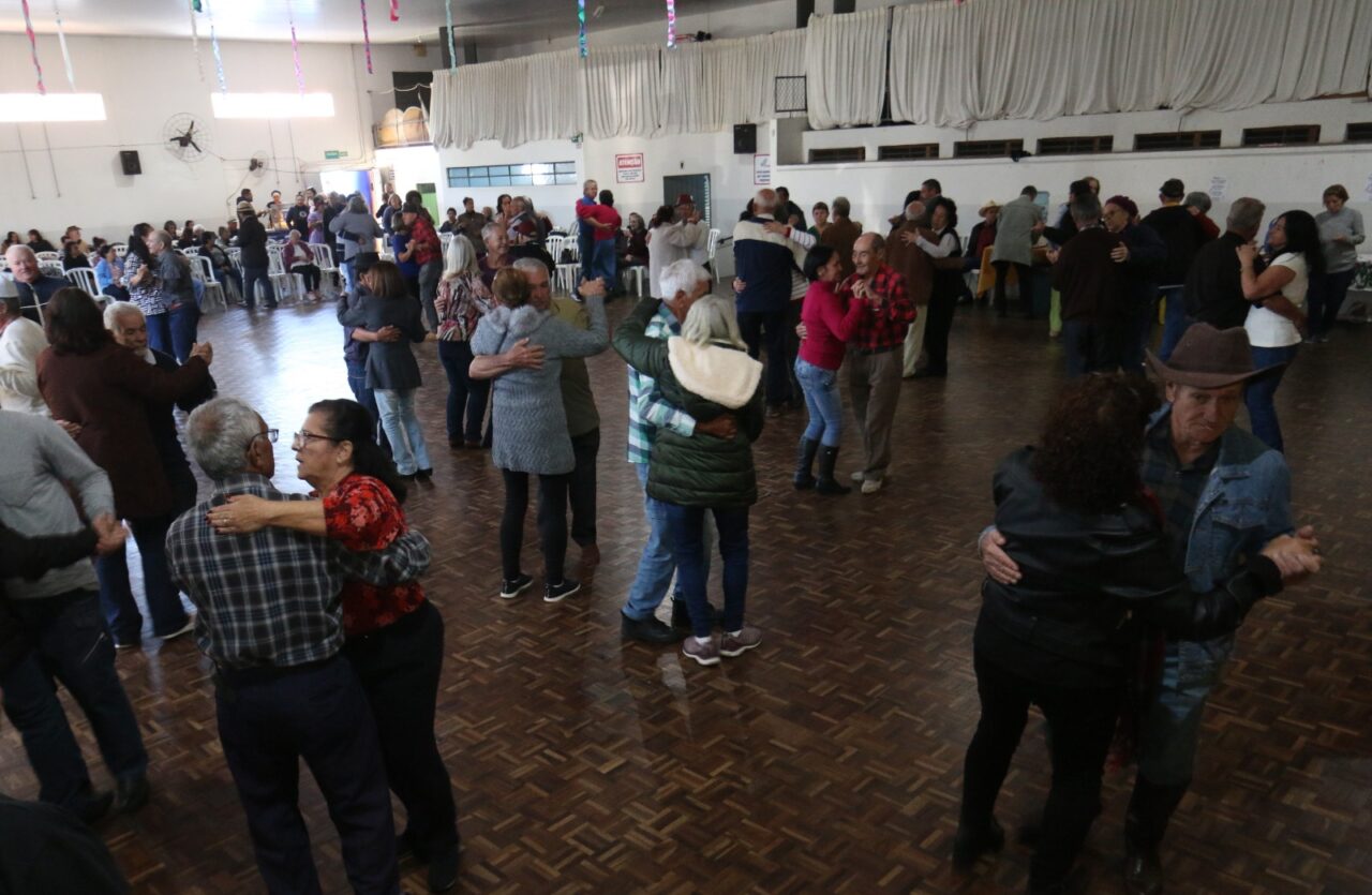 Baile junino do cecon ocorre na quarta (25)