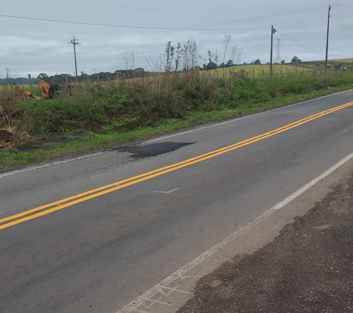 Buraco tapado na PR-151