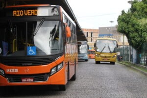 Onibus de PG ilustra tarifa técnica e VCG