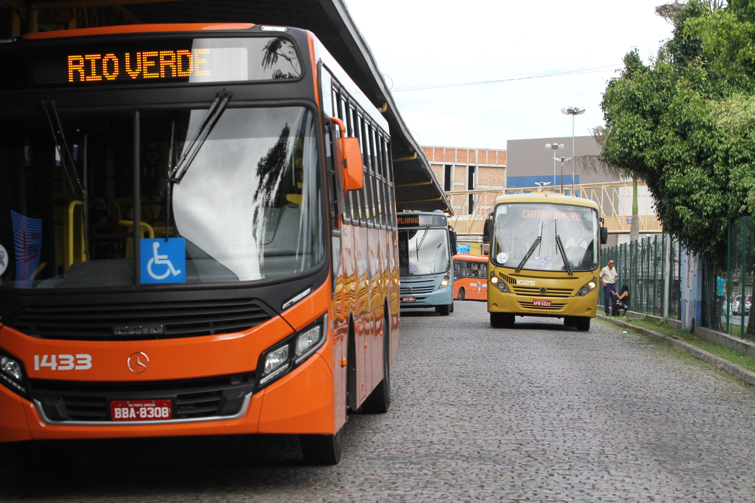Onibus de PG ilustra tarifa técnica e VCG