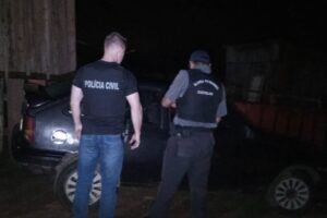 Polícia recupera carro roubado