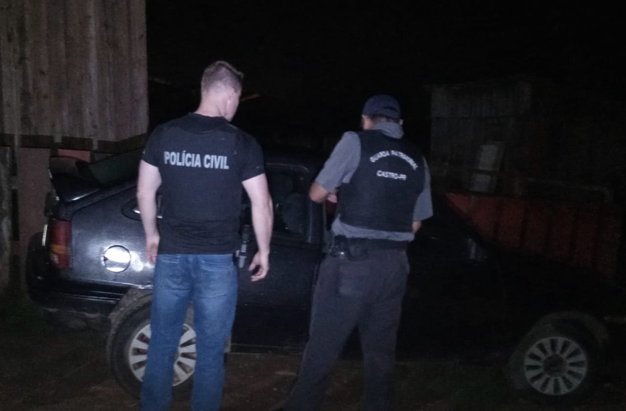 Polícia recupera carro roubado