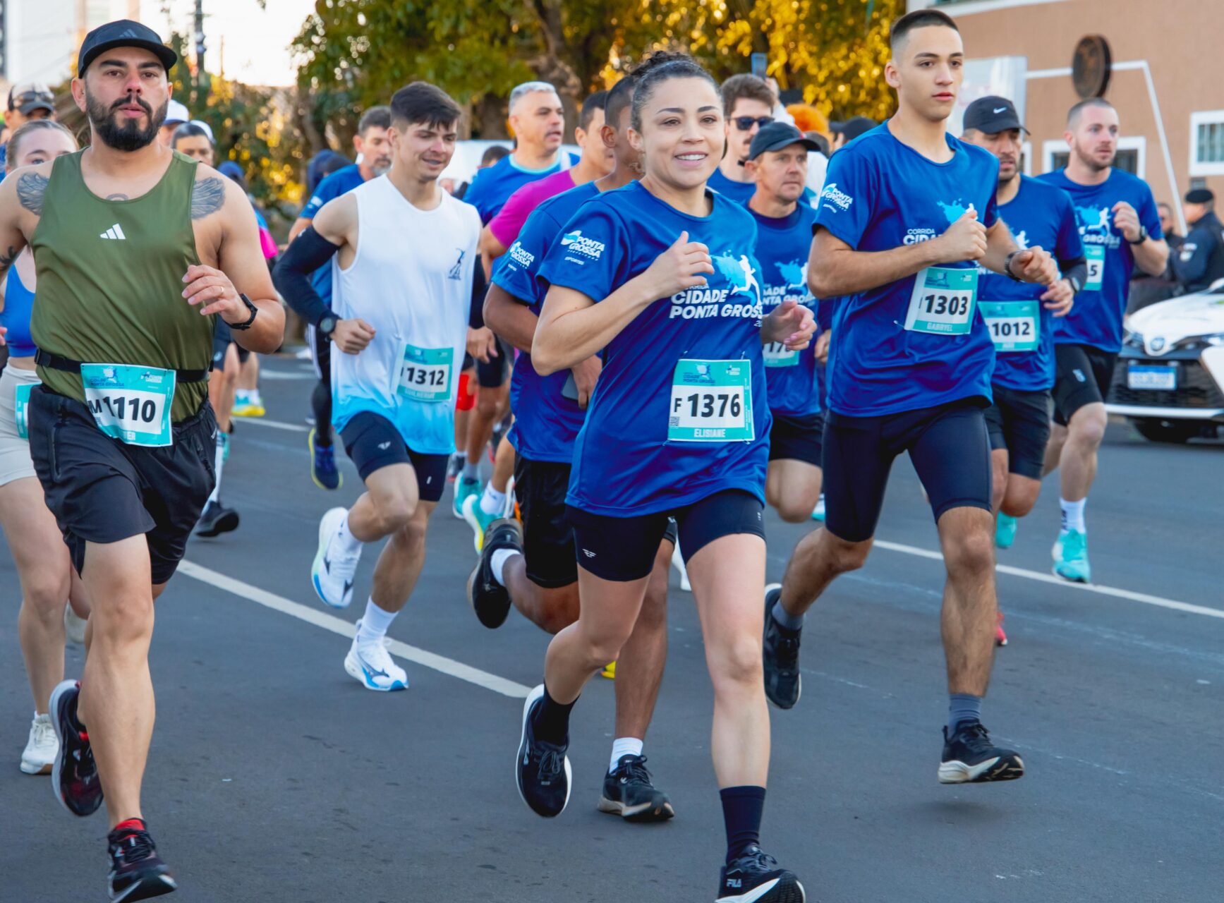 Corredores na Corrida Cidade de Ponta Grossa. Vencedores poderão correr São Silvestre.