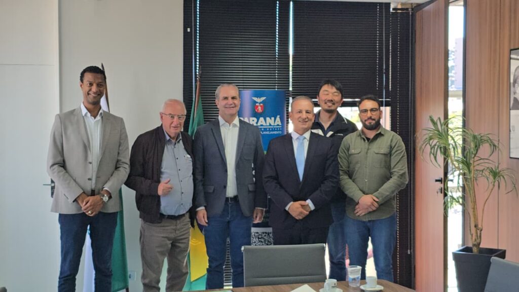 Deputado Fadel e prefeito Reinaldo Cardoso em reunião com o secretário Ulisses Maia