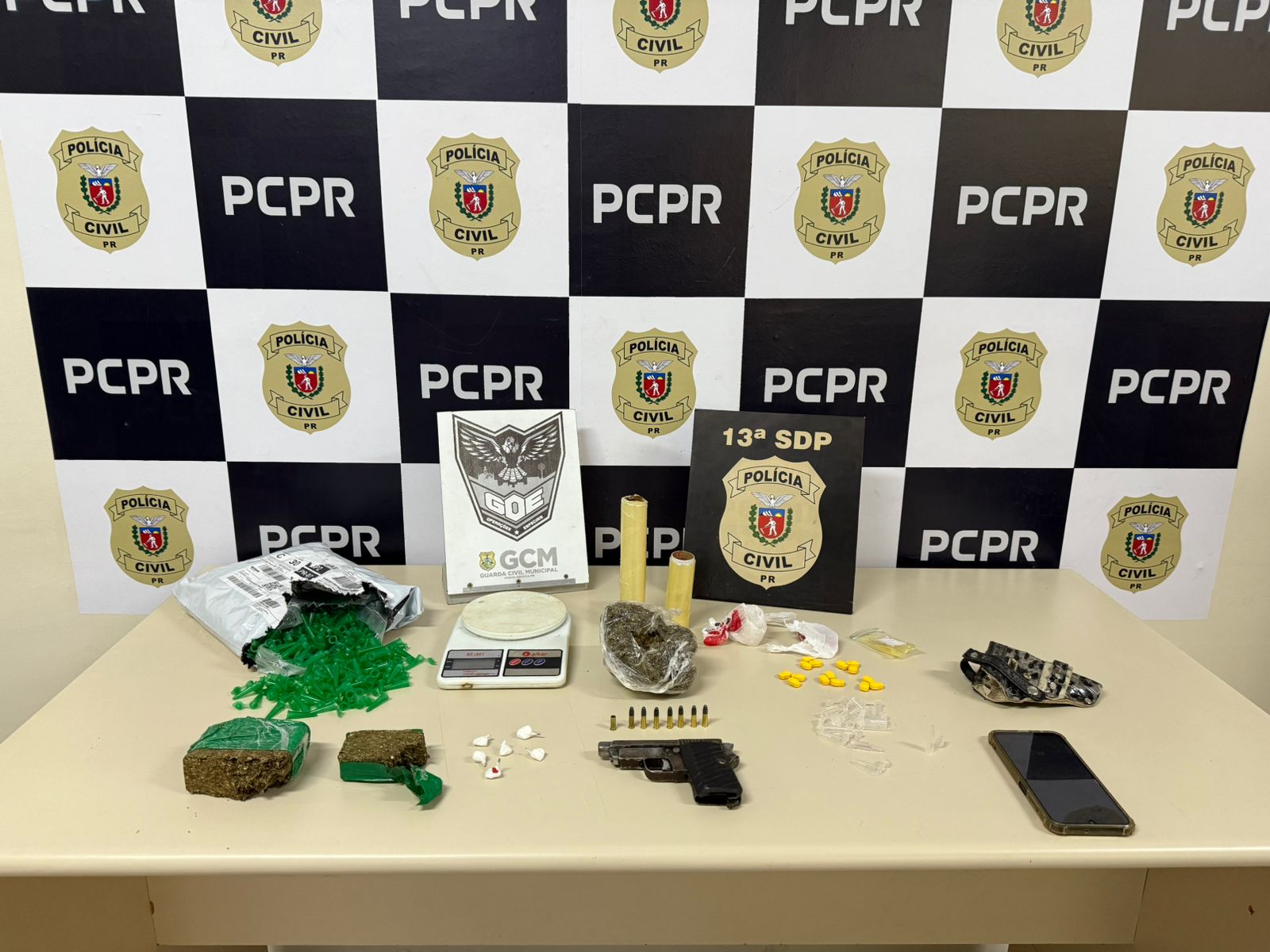 Operação apreendeu maconha, cocaína e ecstasy