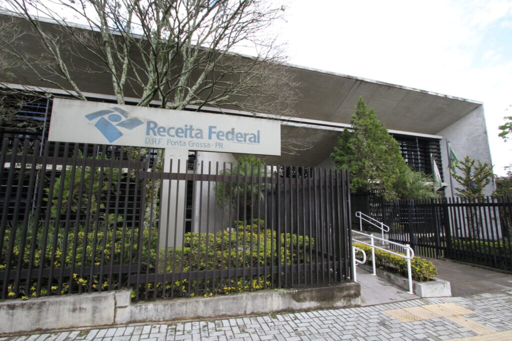 Fachada da Receita Federal de Ponta Grossa