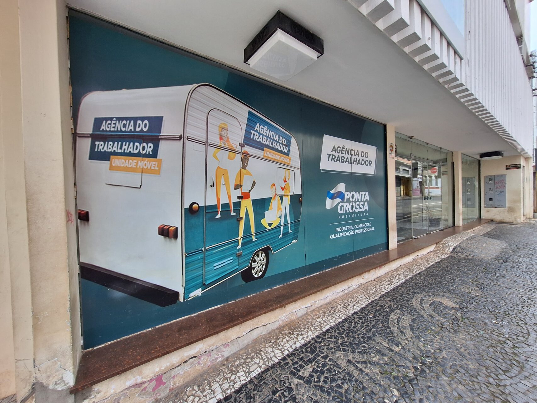 Lateral da Agência do Trabalhador