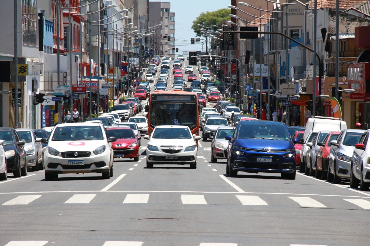 Veículos Avenida Vicente Machado em pauta sobre IPVA