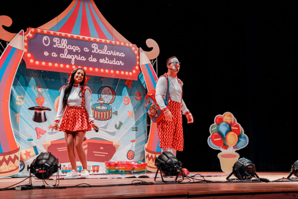 O projeto “O Palhaço, a Bailarina e a Alegria de Estudar”, foi realizado nas escolas rurais de Ipiranga com apresentações realizadas na última semana