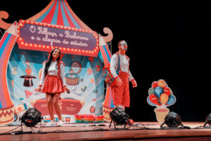 O projeto “O Palhaço, a Bailarina e a Alegria de Estudar”, foi realizado nas escolas rurais de Ipiranga com apresentações realizadas na última semana