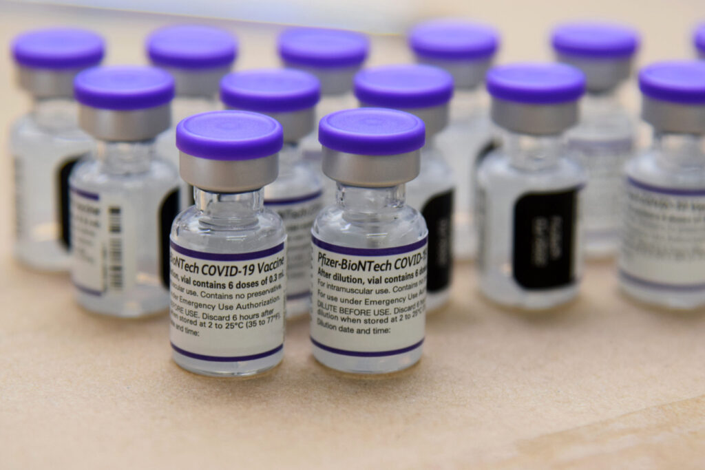 Foto da vacina Pfizer, que ilustra a vacina para crianças no Paraná