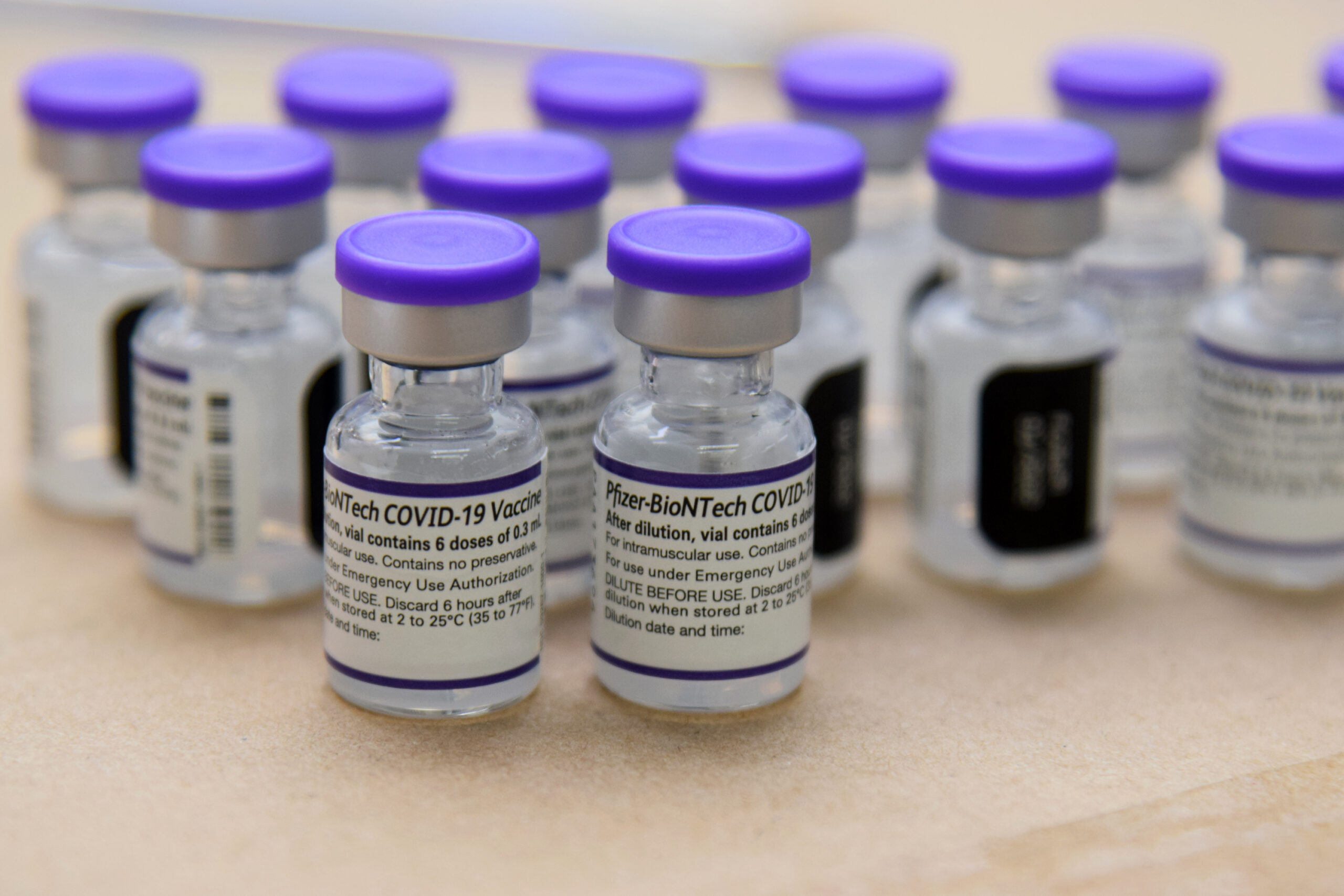 Foto da vacina Pfizer, que ilustra a vacina para crianças no Paraná